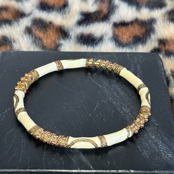 Susan Graver Ivory & Gold Vintage style Women's Bangle Bracelet - Picture 2 of 7